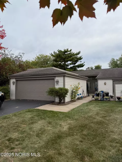6717 Embassy Ct #E, Maumee, OH 43537
