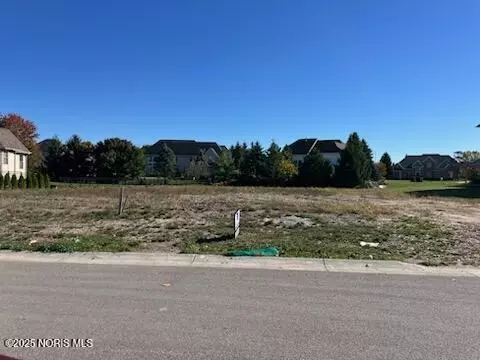 5532 Bluewater Ln, Sylvania, OH 43560