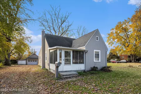 5665 Camberley Dr, Toledo, OH 43615