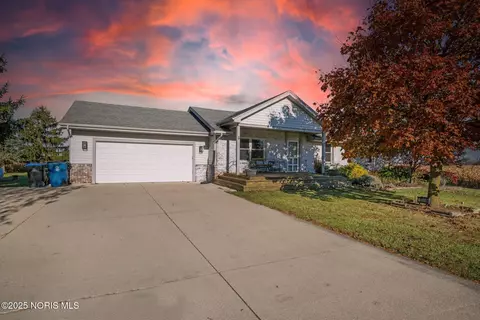 5305 Cedar Point Rd, Oregon, OH 43616