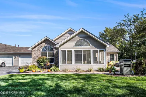 8367 Fossil Ave, Sylvania, OH 43560