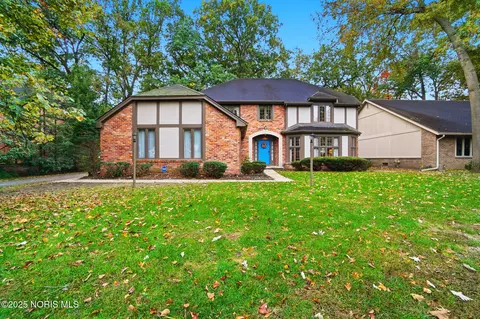 5523 Ginger Tree Ln, Toledo, OH 43623