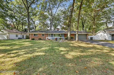 2523 Briarwood Ln, Toledo, OH 43615
