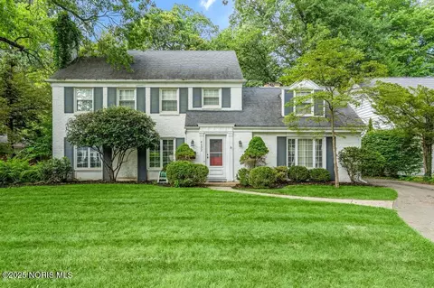 4132 Sheraton Rd, Ottawa Hills, OH 43606