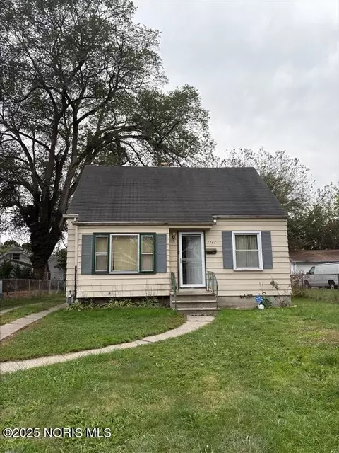 1741 Barrows St, Toledo, OH 43613