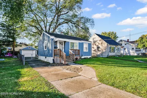 1735 Barrows St, Toledo, OH 43613