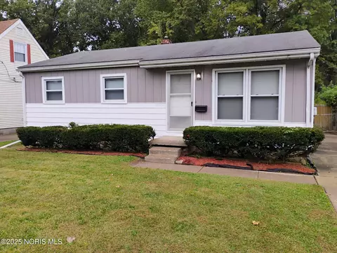 5509 Clover Ln, Toledo, OH 43623