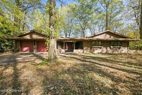 1 Indian Creek Dr, Rudolph, OH 43462