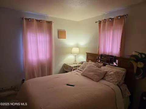 Bedroom - 117 Fairview St, Lyons, OH 43533 photo 4 of 7