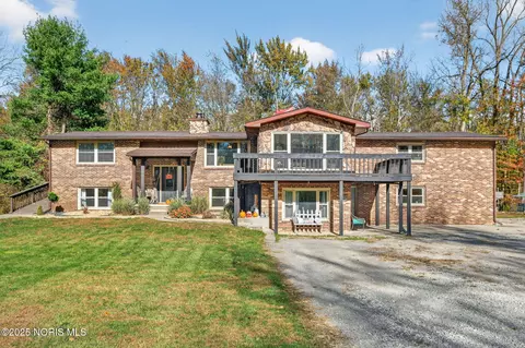 11260 Monclova Rd, Monclova, OH 43542