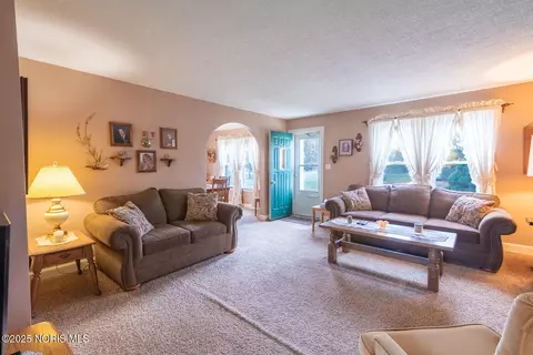 411 E Hamilton St, Bryan, OH 43506 photo 3