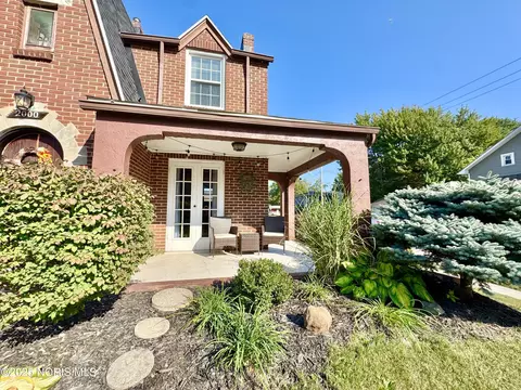Exterior - 2000 Alvin St, Toledo, OH 43607 photo 2 of 7