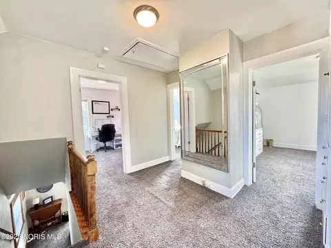 Entry Way - 2000 Alvin St, Toledo, OH 43607 photo 3 of 3