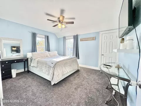 Bedroom - 2000 Alvin St, Toledo, OH 43607 photo 1 of 2