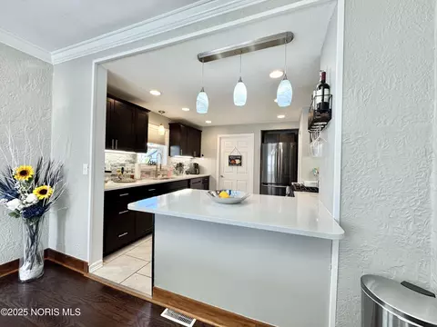 Kitchen - 2000 Alvin St, Toledo, OH 43607 photo 10 of 10