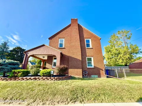 Exterior - 2000 Alvin St, Toledo, OH 43607 photo 3 of 7