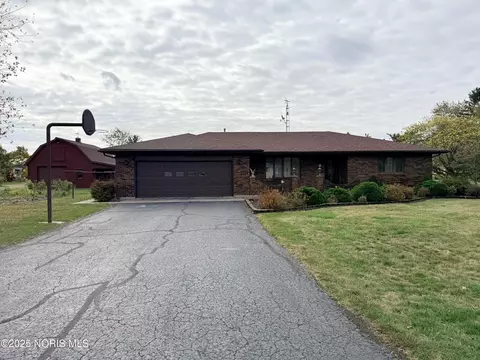 14486 Liberty Hi Rd, Bowling Green, OH 43402