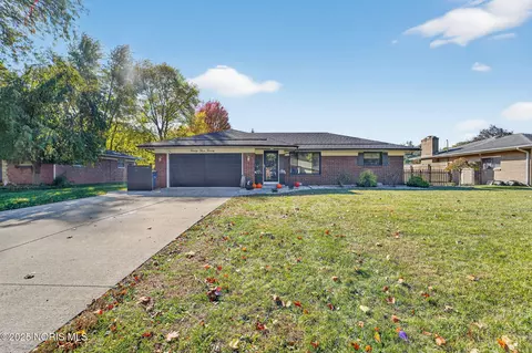 2320 Belvedere Dr, Toledo, OH 43614