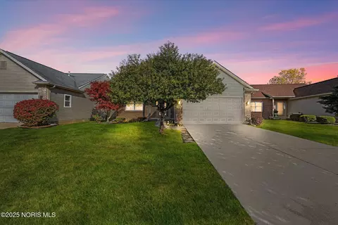 6948 Longwater Dr, Maumee, OH 43537