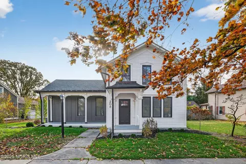 208 E Indiana Ave, Perrysburg, OH 43551