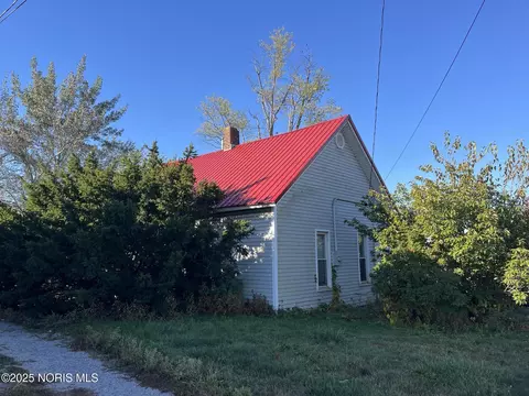 325 E North St, Mcclure, OH 43534 photo 3