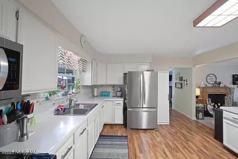 Kitchen - 205 N Scott St, Arcadia, OH 44804 photo 3 of 5