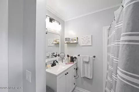 Bath - 205 N Scott St, Arcadia, OH 44804 photo 2 of 2