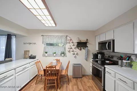 Kitchen - 205 N Scott St, Arcadia, OH 44804 photo 4 of 5
