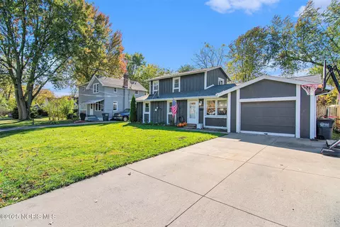 2285 Fitkin St, Toledo, OH 43613