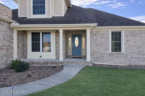 7641 Tournament Dr, Waterville, OH 43566 photo 2