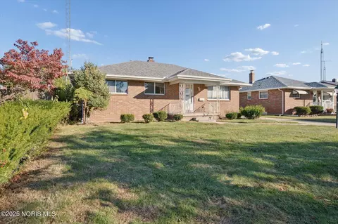 4492 283rd St, Toledo, OH 43611