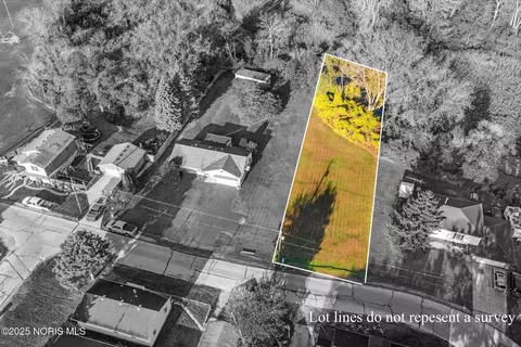 2207 E Harbor Dr, Toledo, OH 43611