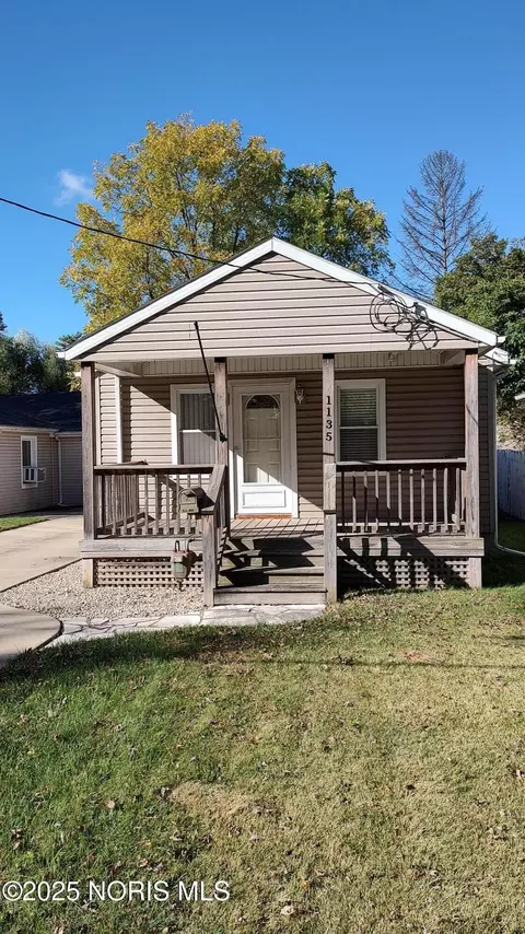 1135 Sawyer Rd, Toledo, OH 43615