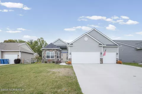 1153 Plum Grove Ln, Toledo, OH 43615