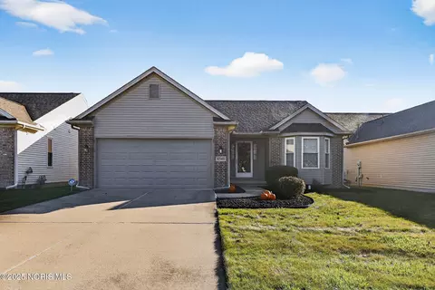 4541 Harbour Creek Ct, Maumee, OH 43537