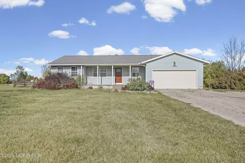 10492 Dowling Rd, Perrysburg, OH 43551