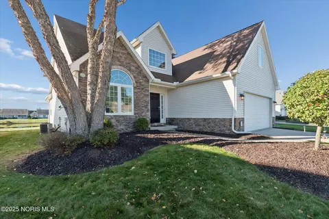 1128 Plum Grove Ln, Toledo, OH 43615