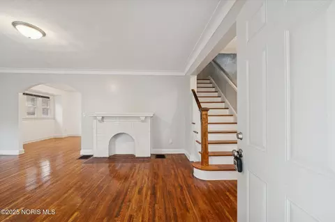 Entry Way - 2041 Perth St, Toledo, OH 43607 photo 1 of 4
