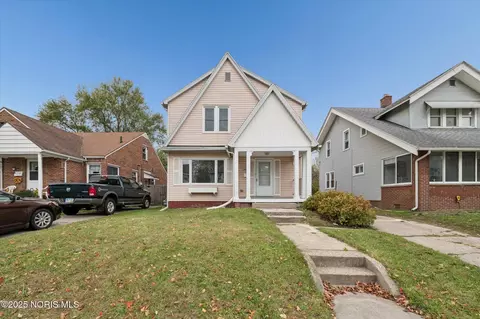 Exterior - 2041 Perth St, Toledo, OH 43607 photo 2 of 8