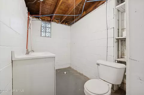 Bath - 2041 Perth St, Toledo, OH 43607 photo 4 of 4
