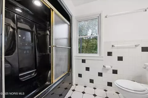 Bath - 2041 Perth St, Toledo, OH 43607 photo 1 of 4