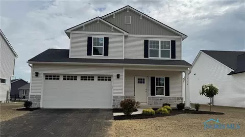 719 W Ironwood Dr, Rossford, OH 43460