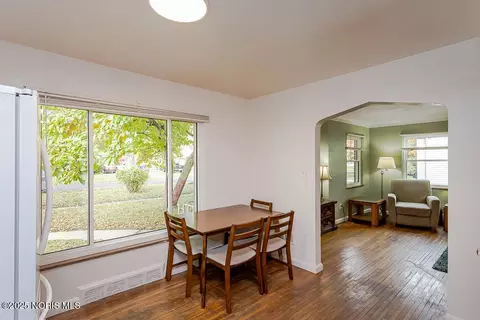 Dining - 802 Cuthbert Rd, Toledo, OH 43607 photo 1 of 2