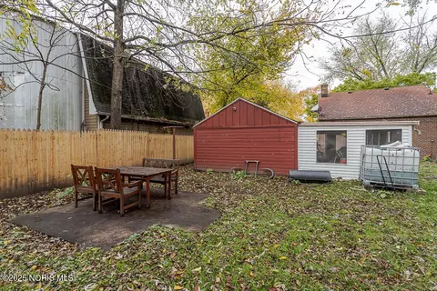 Exterior - 802 Cuthbert Rd, Toledo, OH 43607 photo 7 of 8