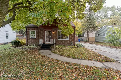 802 Cuthbert Rd, Toledo, OH 43607