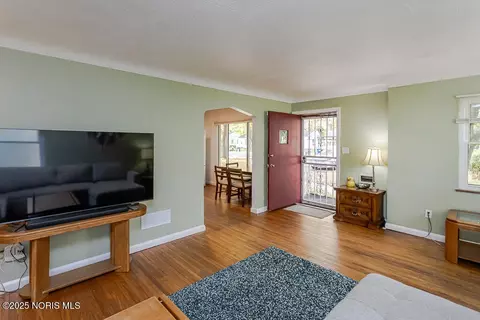 Entry Way - 802 Cuthbert Rd, Toledo, OH 43607 photo 1 of 2