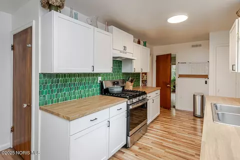 Kitchen - 802 Cuthbert Rd, Toledo, OH 43607 photo 5 of 9
