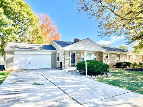 241 S Coy Rd, Oregon, OH 43616
