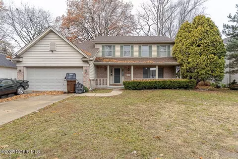 112 Deerfield Dr, Holland, OH 43528