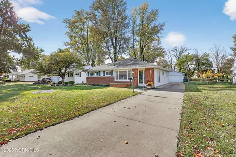 1059 Leith St, Maumee, OH 43537 photo 4